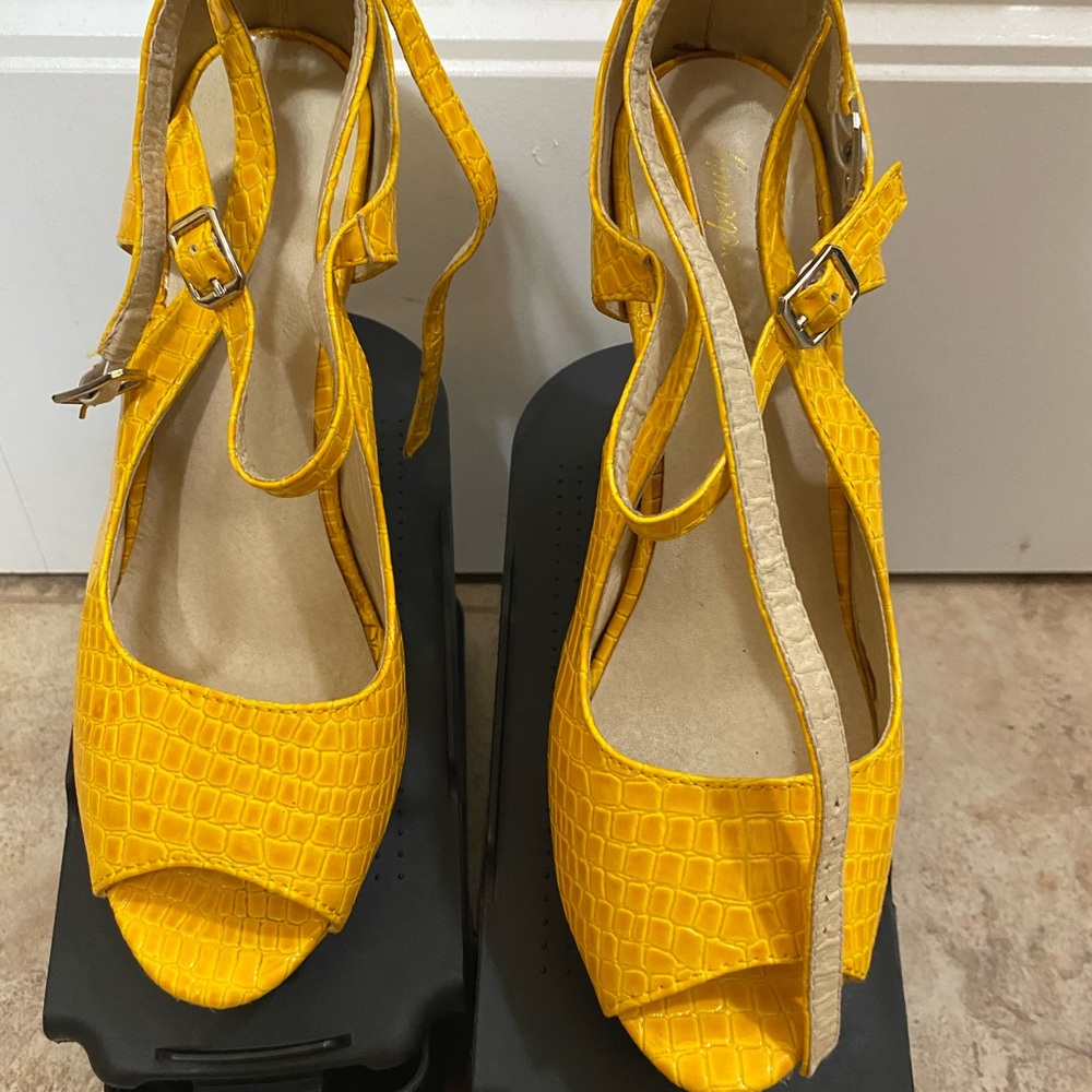 Yellow Croc-Embossed Peep-Toe Ankle Strap Sandals